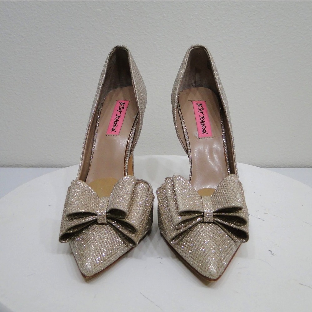 Betsey Johnson Parisss Champagne‎ Gold Glitter Bow Pointed Toe Pumps 8.5